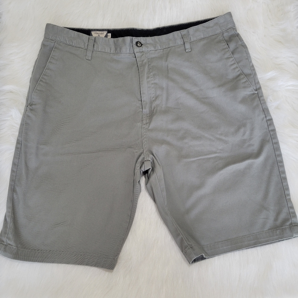 Volcom True To This Flat Front Gray Shorts 38 Euc… - image 1
